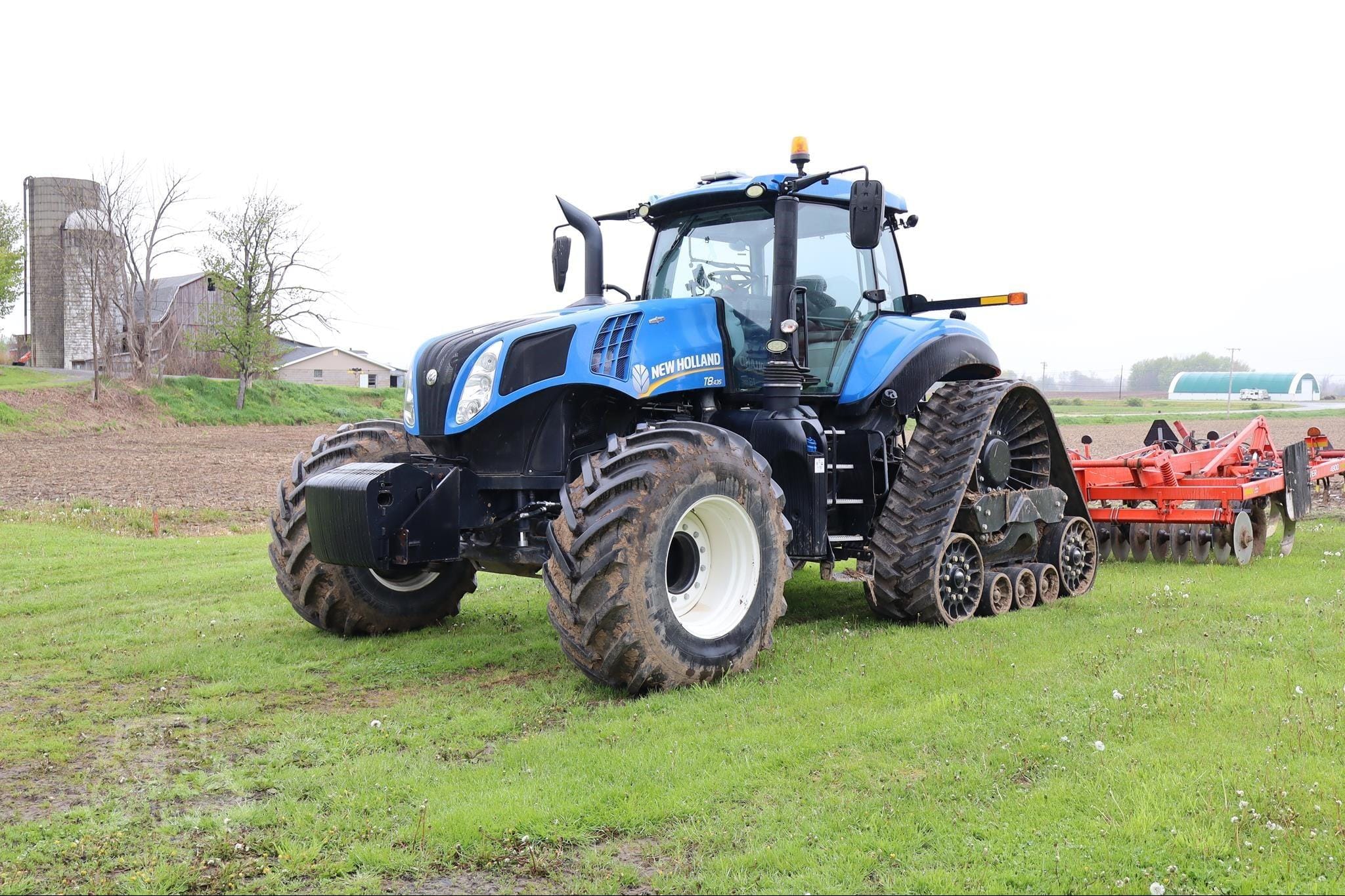 2015 New Holland T8.435 SmartTrax Equipment Image0