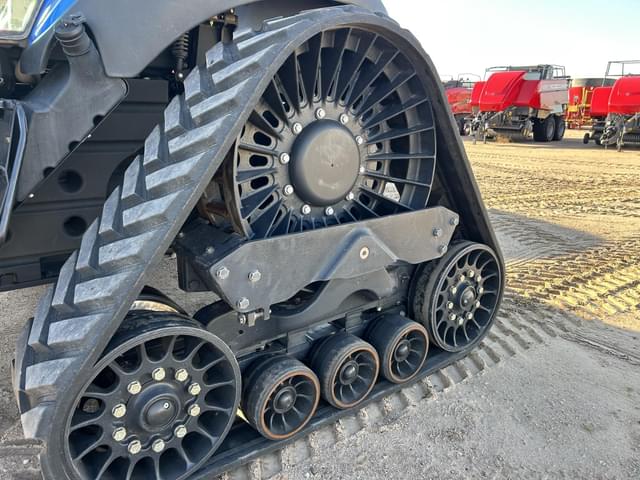 Image of New Holland T8.435 SmartTrax equipment image 4