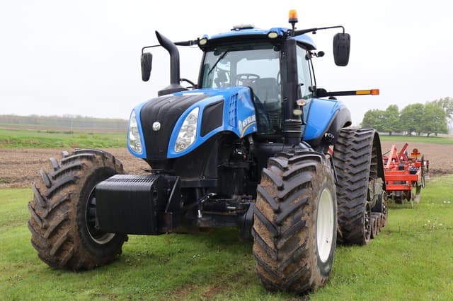 Image of New Holland T8.435 SmartTrax equipment image 2
