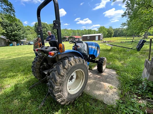 Image of New Holland Workmaster 33 equipment image 2