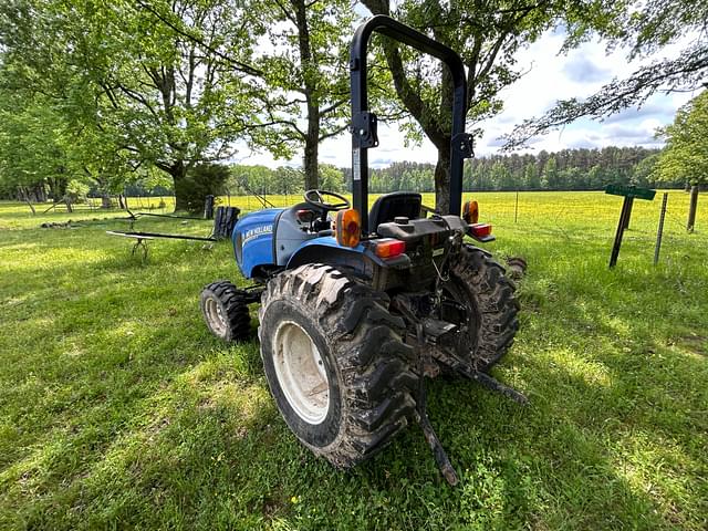 Image of New Holland Workmaster 33 equipment image 3