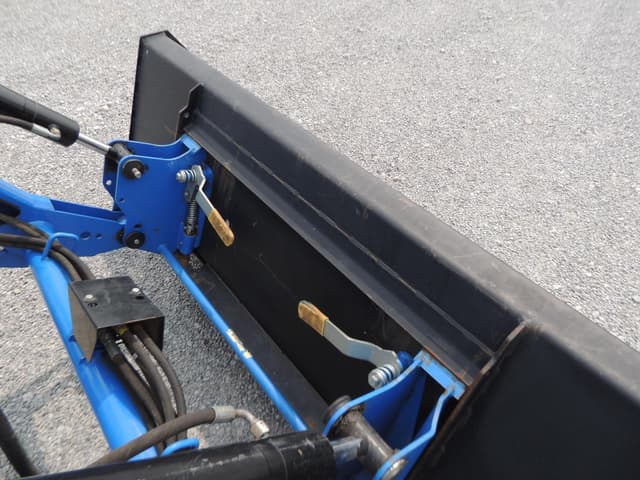 Image of New Holland Workmaster 60 equipment image 4