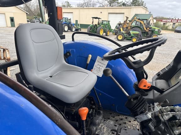 Image of New Holland Workmaster 65 equipment image 3