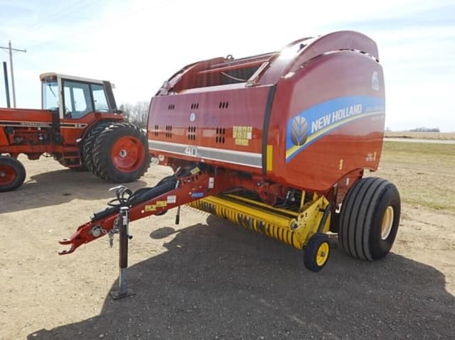 Image of New Holland RB560 Specialty Crop equipment image 4