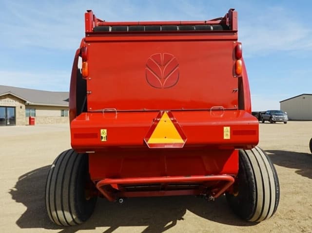 Image of New Holland RB560 Specialty Crop equipment image 2