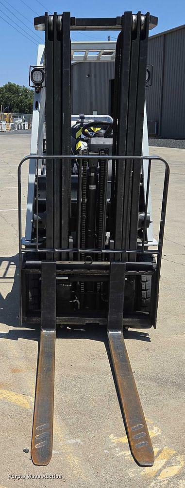 Image of Nissan 35 equipment image 1