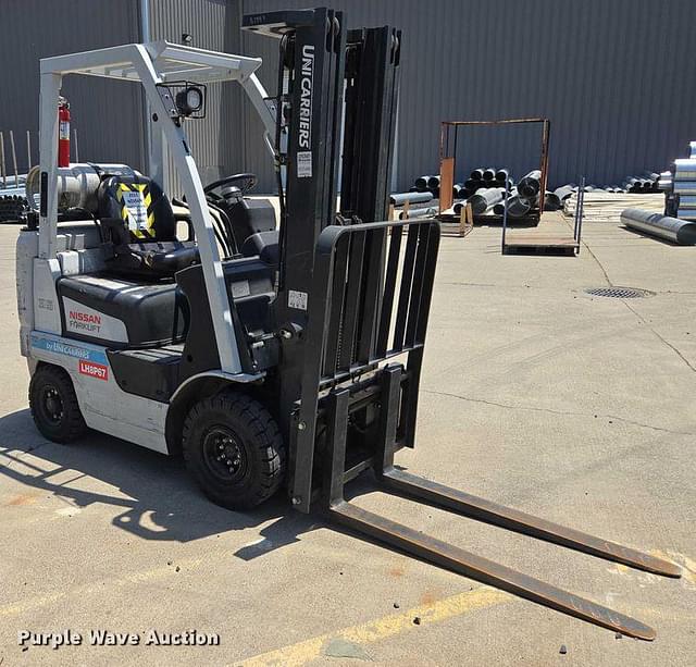 Image of Nissan 35 equipment image 2