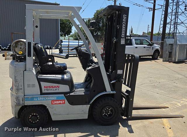 Image of Nissan 35 equipment image 3