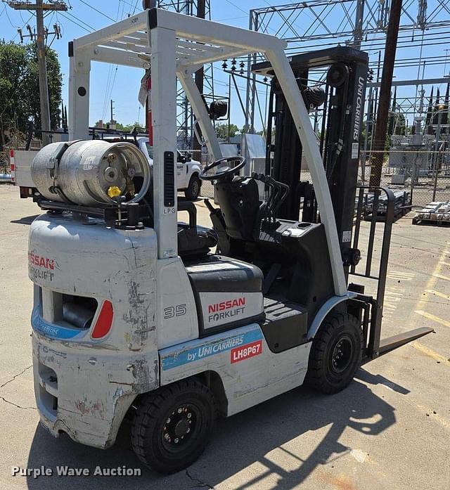 Image of Nissan 35 equipment image 4