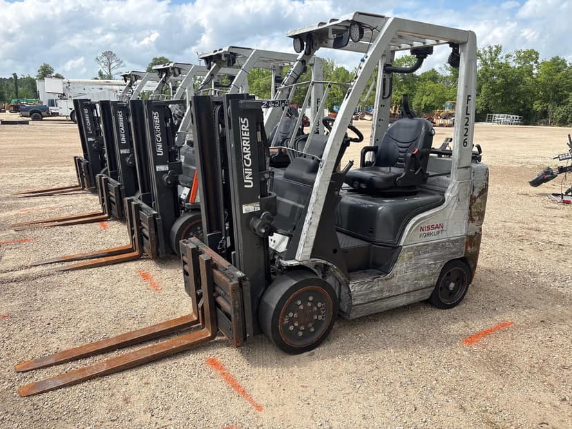2015 Nissan MCP1F2A25LV Lot No. 2094 Construction For Sale with