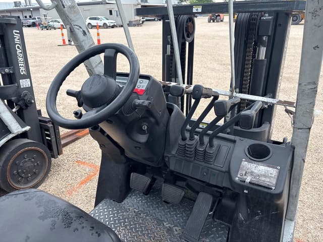 2015 Nissan MCP1F2A25LV Lot No. 2089 Construction For Sale with