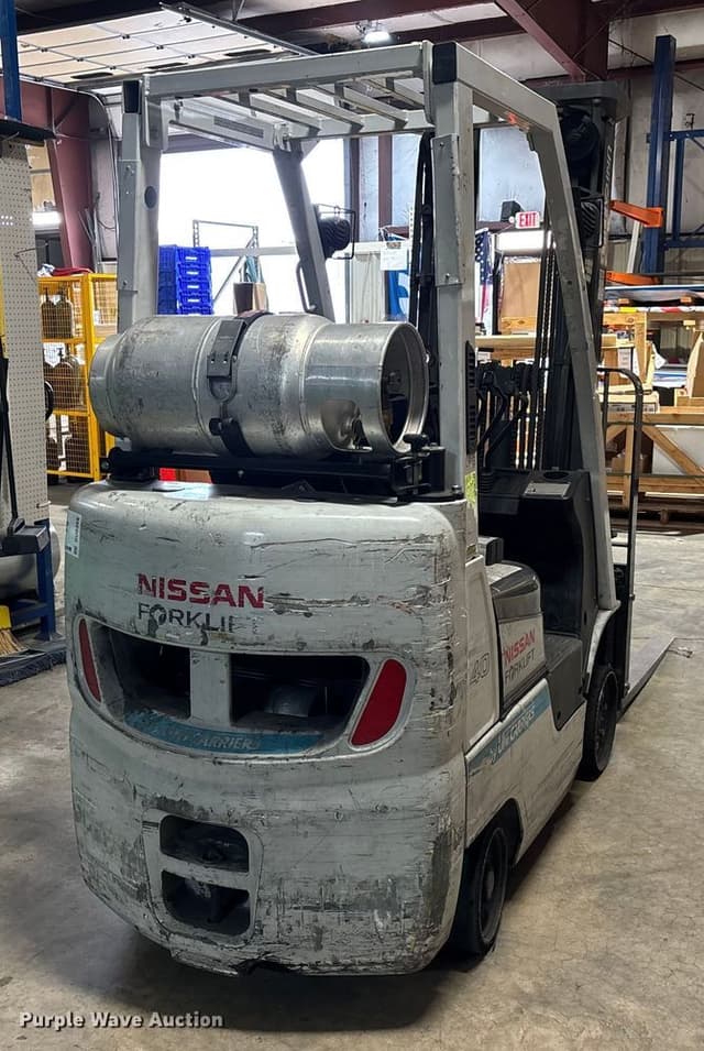 Image of Nissan 40 equipment image 4