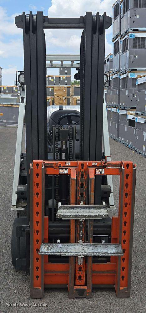 Image of Nissan 40 equipment image 1