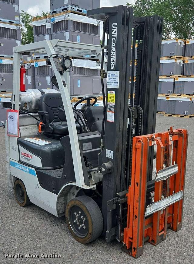 Image of Nissan 40 equipment image 2