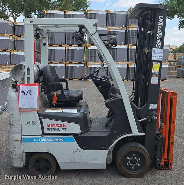 Image of Nissan 40 equipment image 3