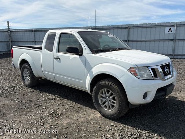 Image of Nissan Frontier equipment image 2