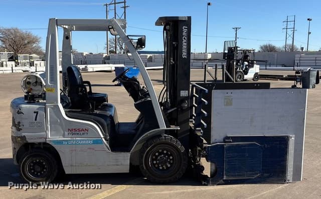 Image of Nissan 50 equipment image 3