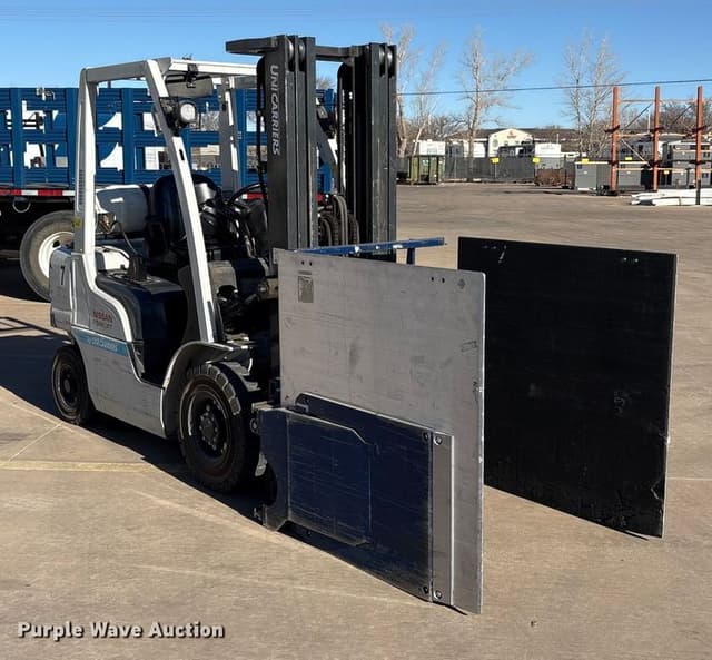 Image of Nissan 50 equipment image 2