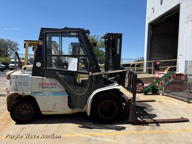 Image of Nissan 90 equipment image 3