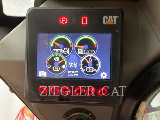 Image of Caterpillar 272D equipment image 4