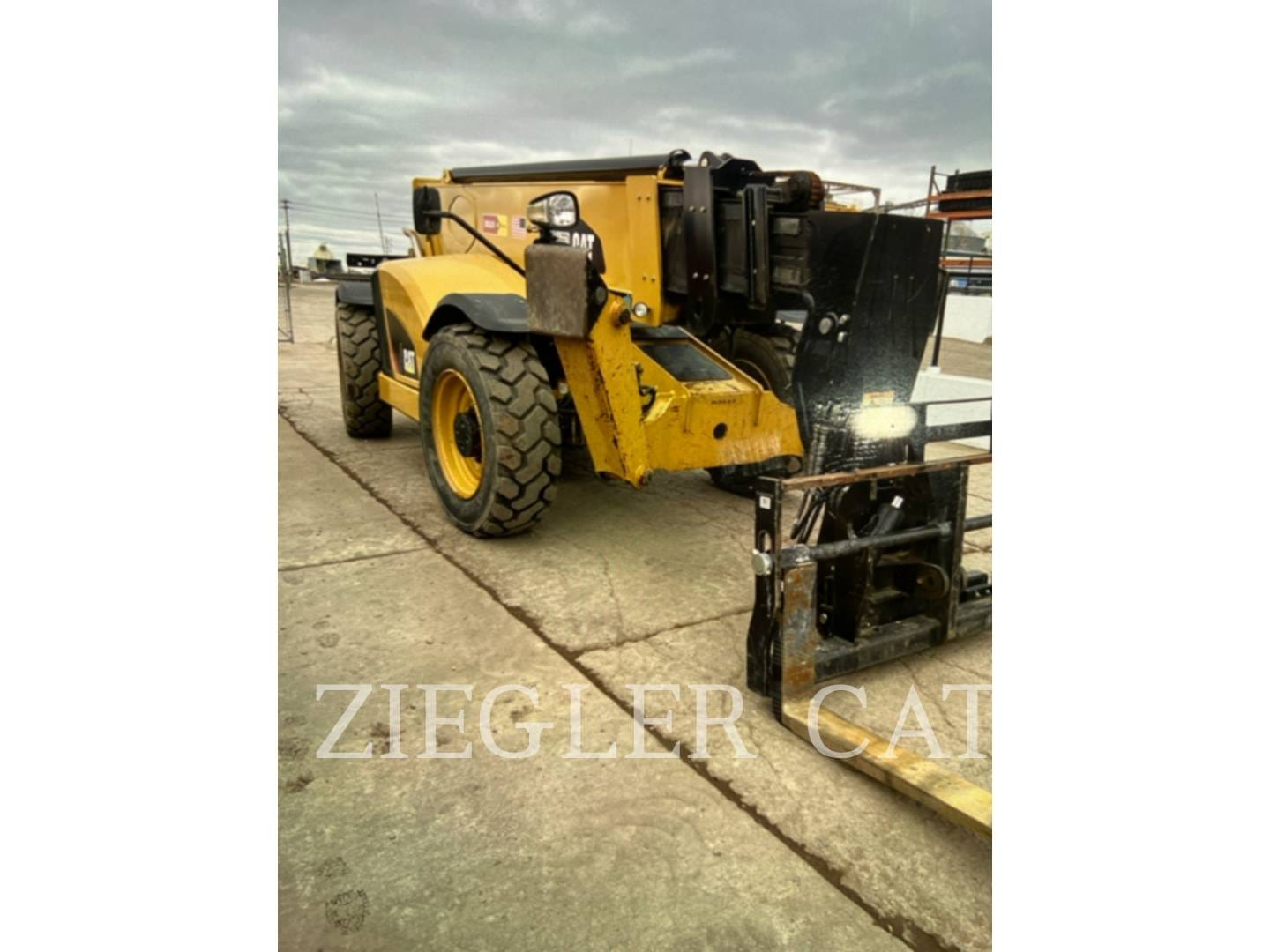 2015 Caterpillar TL1055D Equipment Image0