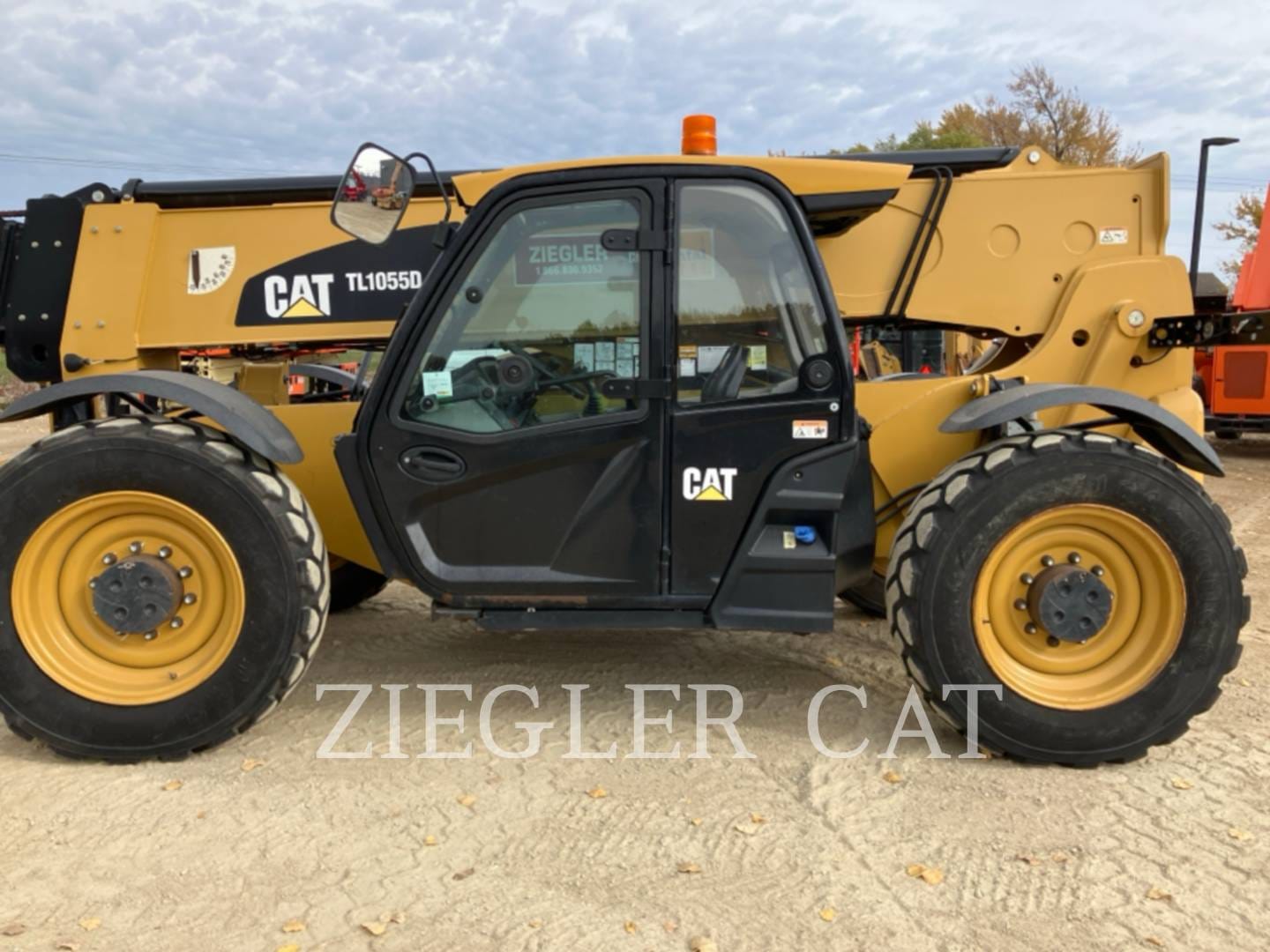 2015 Caterpillar TL1055D Equipment Image0