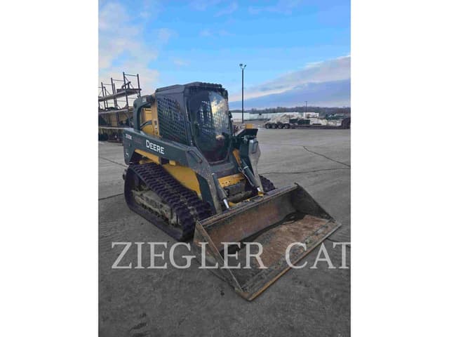 Image of John Deere 333E equipment image 2