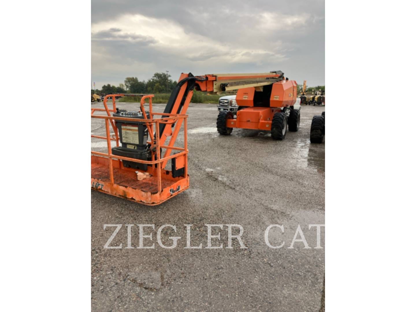 2015 JLG 660SJ Equipment Image0