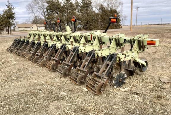 Image of Orthman 1tRIPr equipment image 3