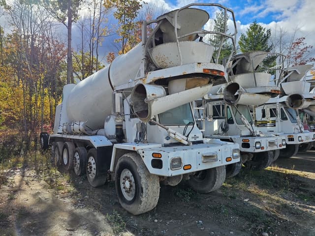 Image of Oshkosh S-2146 equipment image 1