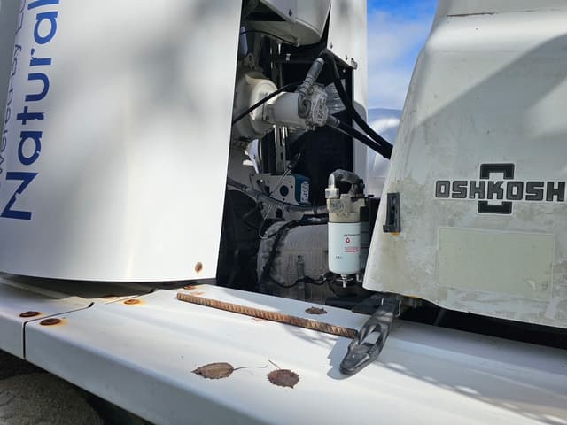 Image of Oshkosh S-2146 equipment image 3