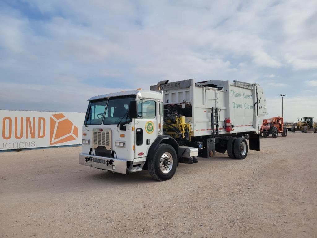 Image of Peterbilt 320 Primary image