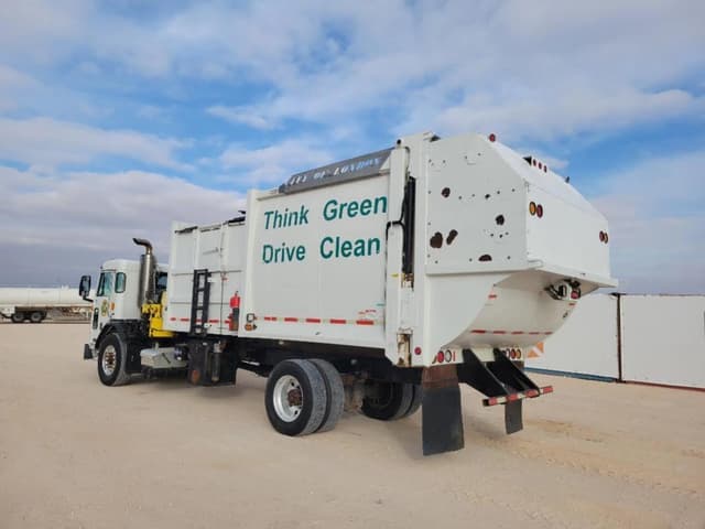 Image of Peterbilt 320 equipment image 2