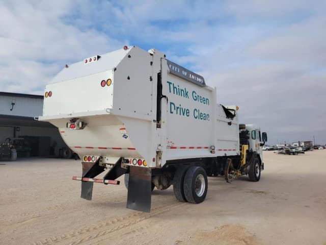 Image of Peterbilt 320 equipment image 4