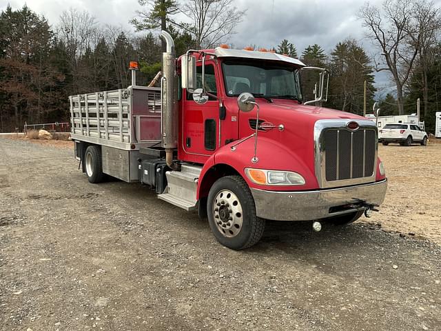 Image of Peterbilt 330 equipment image 2