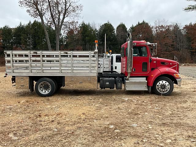 Image of Peterbilt 330 equipment image 3