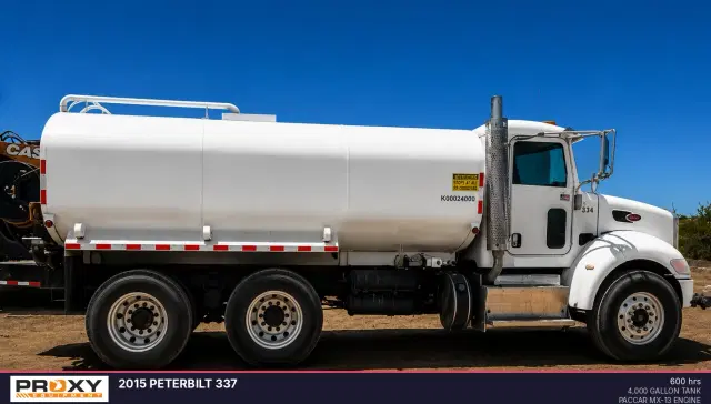 Image of Peterbilt 337 equipment image 2