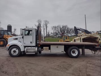 Main image Peterbilt 337