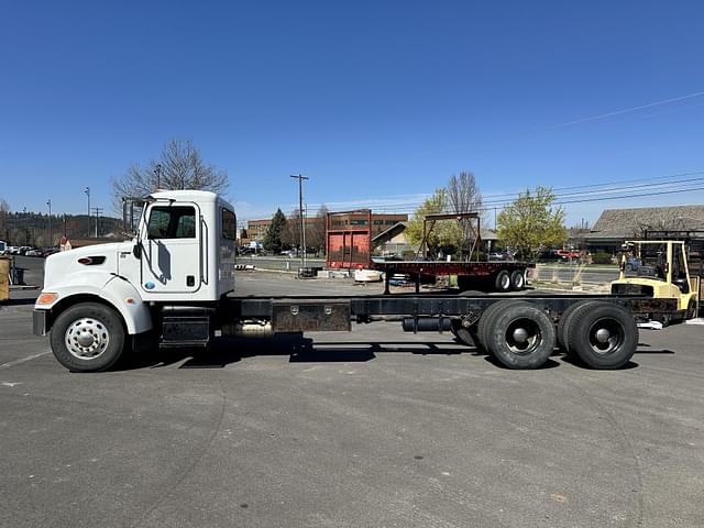Image of Peterbilt 337 equipment image 2