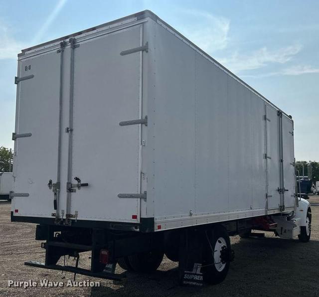 Image of Peterbilt 337 equipment image 4