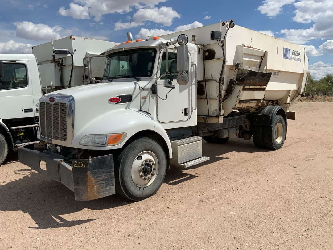 Image of Peterbilt 337 Primary image