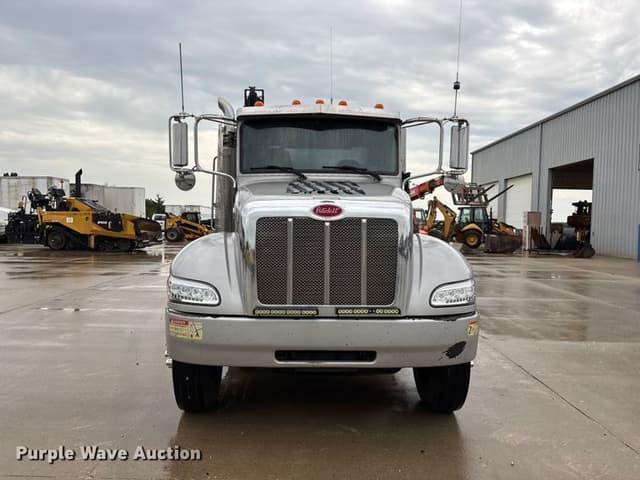 Image of Peterbilt 337 equipment image 1