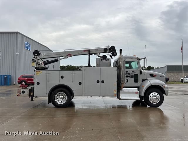 Image of Peterbilt 337 equipment image 3
