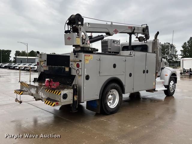 Image of Peterbilt 337 equipment image 4