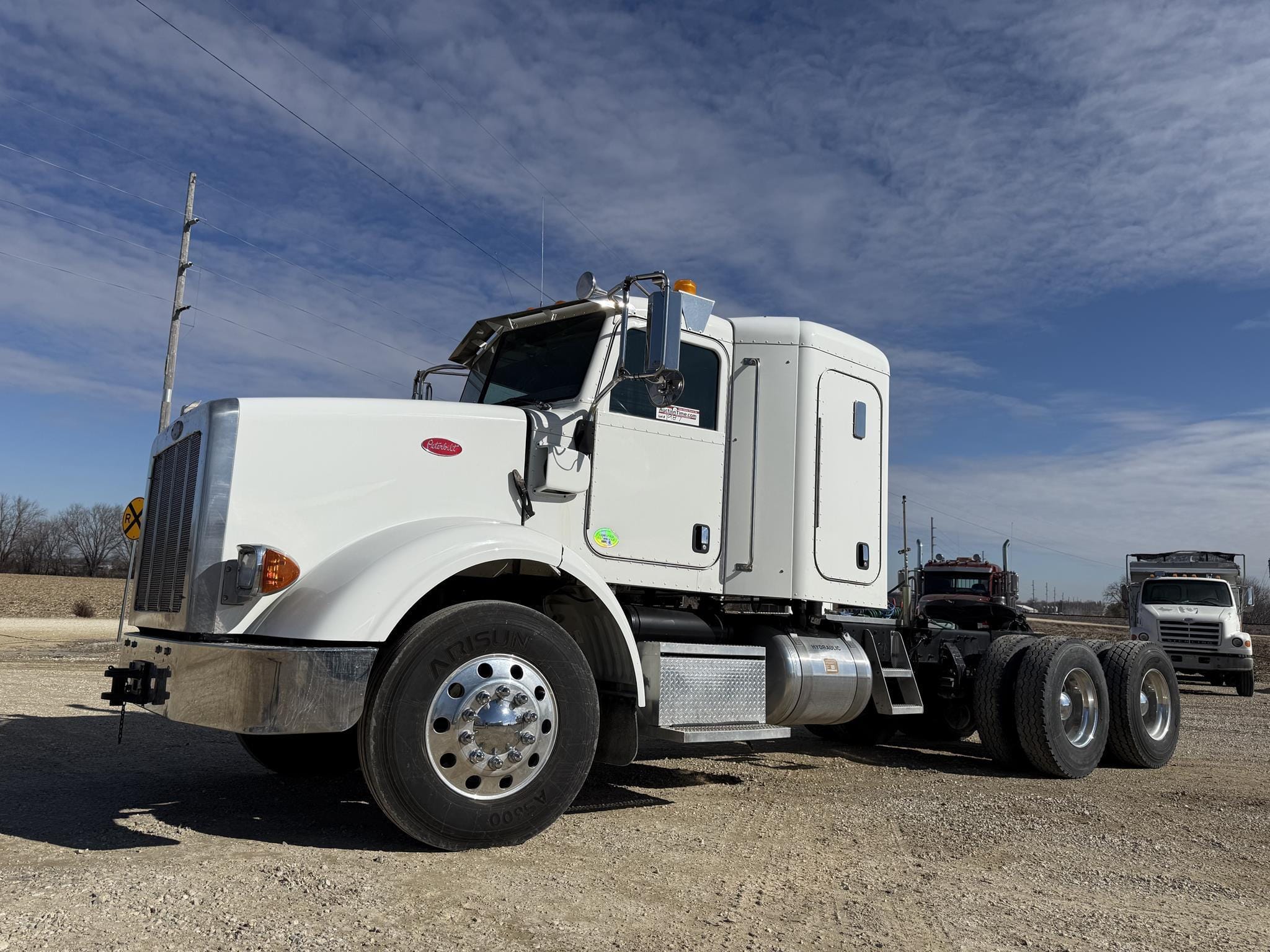 2015 Peterbilt 365 Equipment Image0