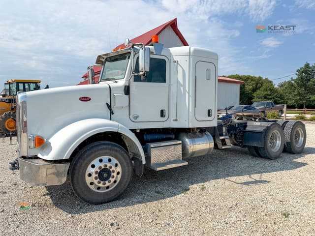 Image of Peterbilt 365 equipment image 1