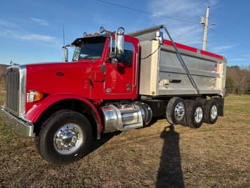 Main image Peterbilt 365