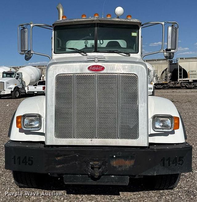 Image of Peterbilt 365 equipment image 1