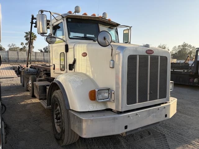 Image of Peterbilt 365 equipment image 1
