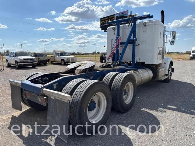 Image of Peterbilt 365 equipment image 4